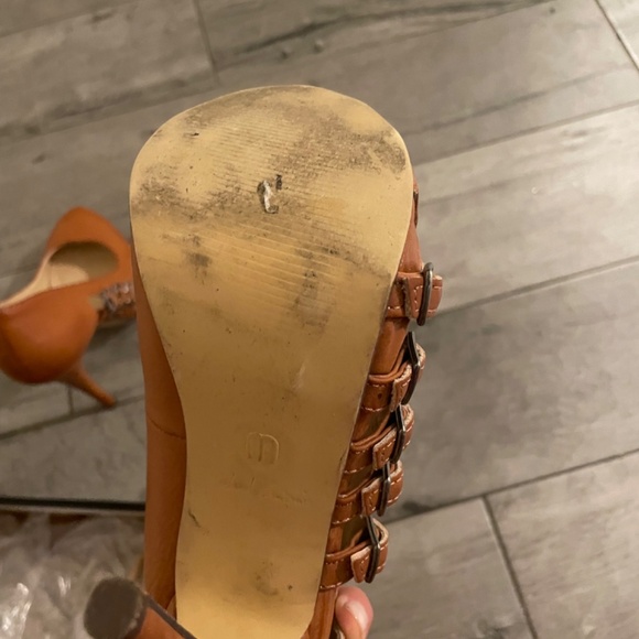 Heels - Picture 7 of 7